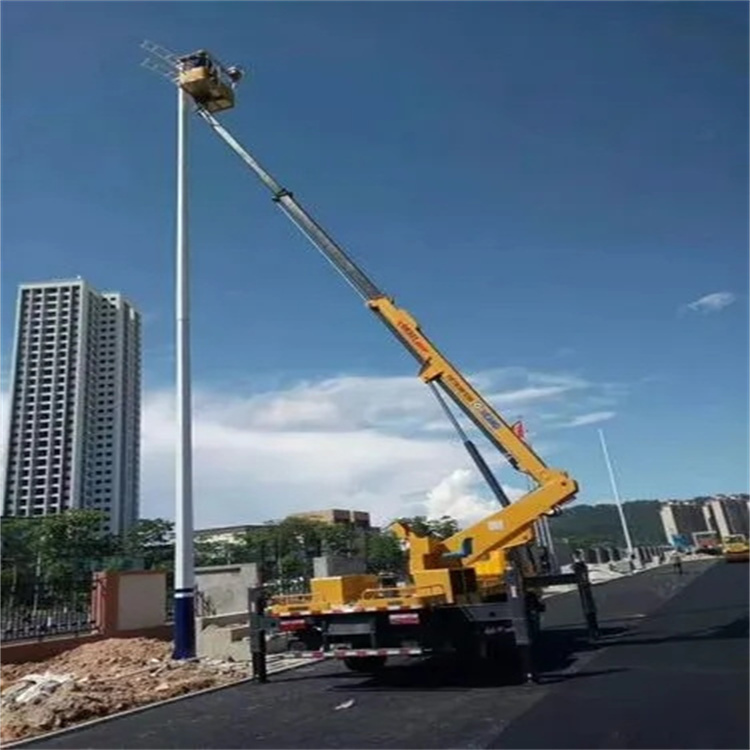 界首维修路灯的曲臂升降车出租