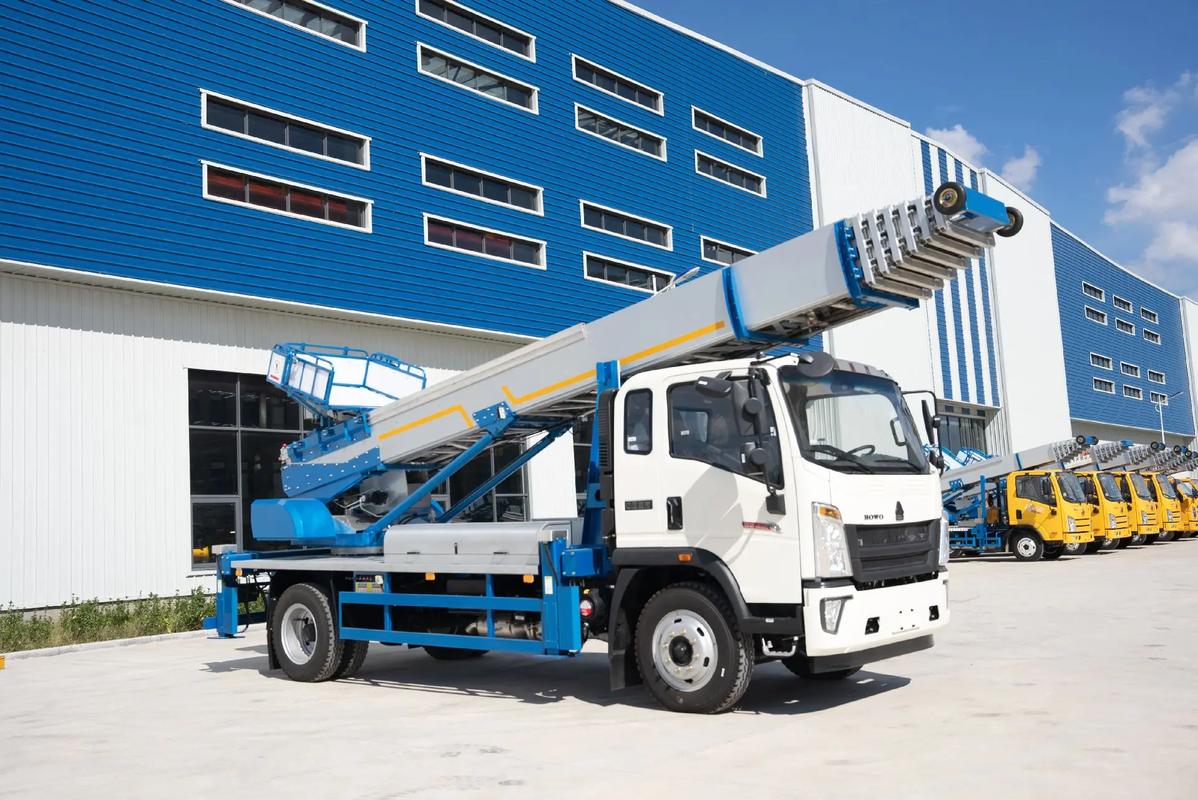 界首出租云梯车高空作业车 建筑垃圾搬运