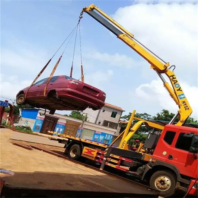 界首吊车吊汽车的正确方法